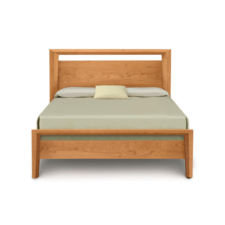 Sleek Mansfield Queen Platform Bed in Natural Cherry