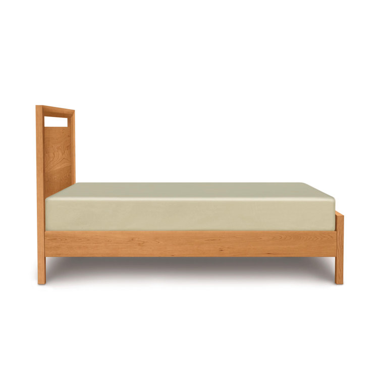 Sleek Mansfield Queen Platform Bed in Natural Cherry