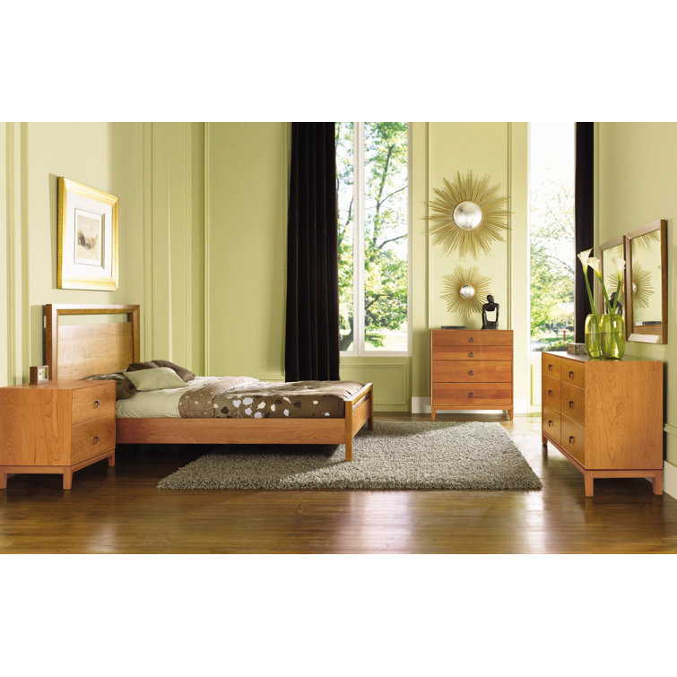 Sleek Mansfield Queen Platform Bed in Natural Cherry