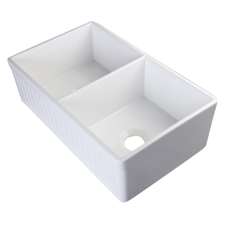 White 32.75'' Double Bowl Fluted Fireclay Farmhouse Sink