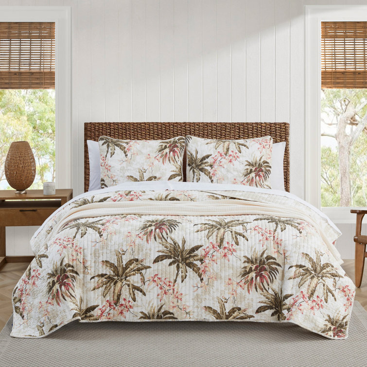 Tropical White Full/Queen Reversible Cotton Quilt Set with Palm Design