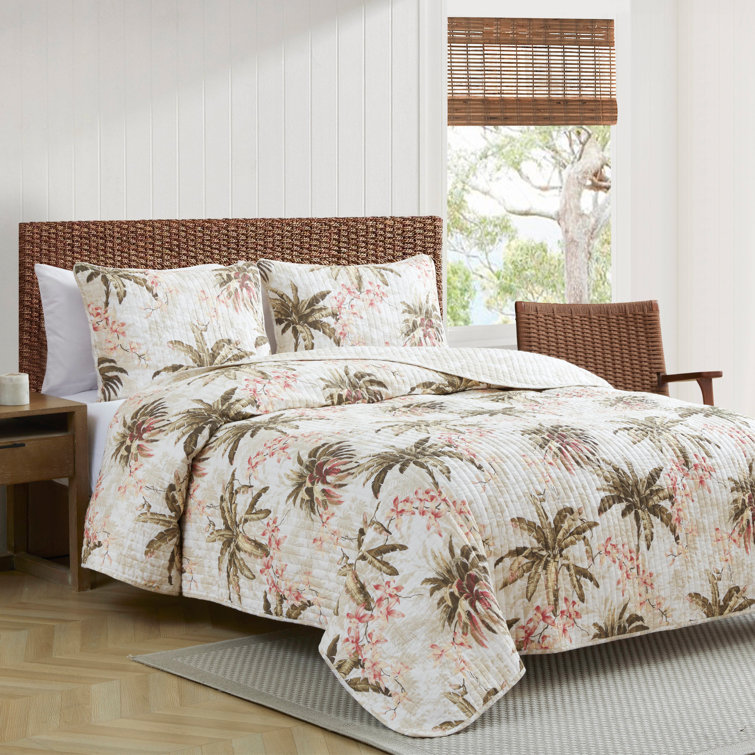 Tropical White Full/Queen Reversible Cotton Quilt Set with Palm Design