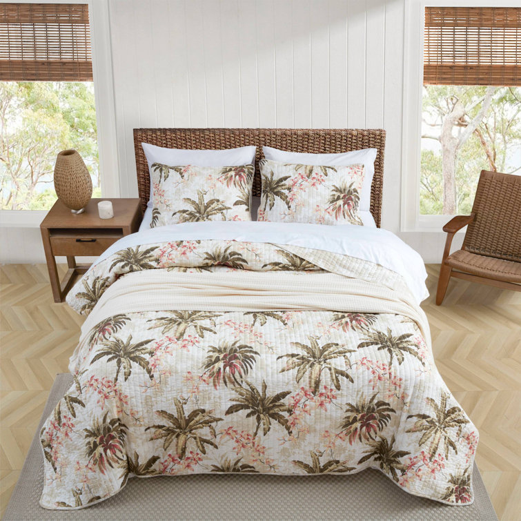 Tropical White Full/Queen Reversible Cotton Quilt Set with Palm Design