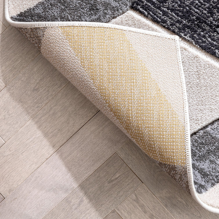 Gold Geometric 5' x 7' Synthetic Easy Care Rug