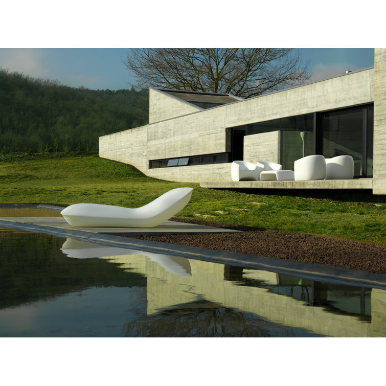Pillow Sun Chaise Lounge with Cushions in Red