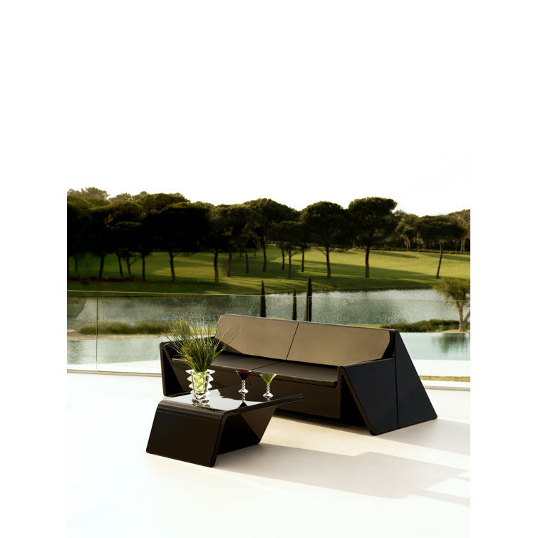 Origami-Inspired Rest Ecru Plastic Indoor/Outdoor Coffee Table