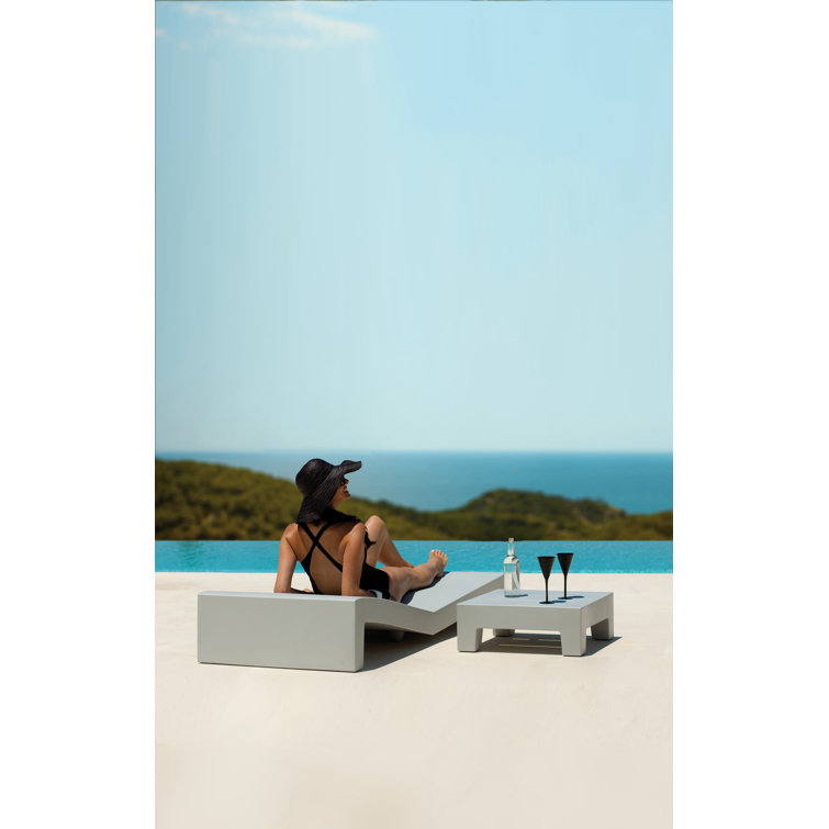 Jut Bronze Polyethylene Resin Indoor/Outdoor Lounge Table