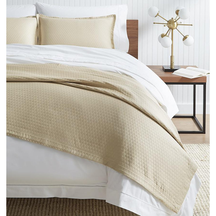 Latte King Cotton Quilt with Honeycomb Piqué Matelassé