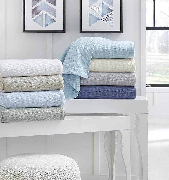 Corino Marine-Inspired White Cotton Full/Queen Blanket