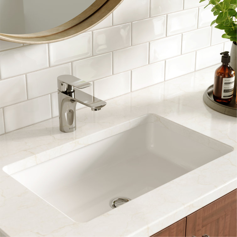 Chrome Single Handle Bathroom Faucet with Pop-Up Drain