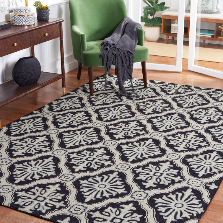 Black and Cream Hand-Hooked Geometric Area Rug 5' x 8'