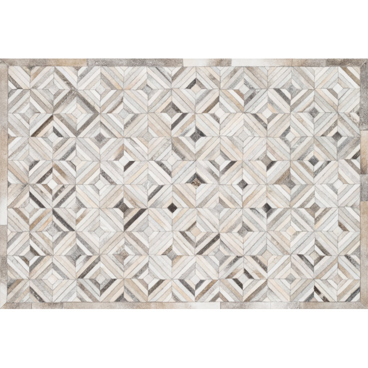 Handmade Ivory and Gray Cowhide Geometric Area Rug