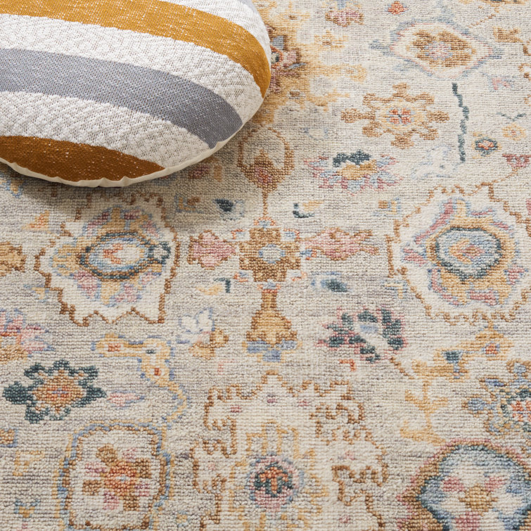 Traditional Hand-Knotted Red Wool and Cotton Area Rug 8' x 10'