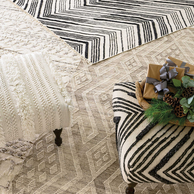 Ivory and Black Handwoven Wool Chevron Rug 8' x 10'