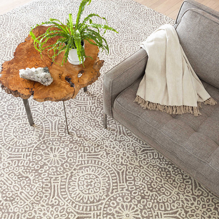 Ivory and Taupe Medallion Wool 8' x 10' Area Rug