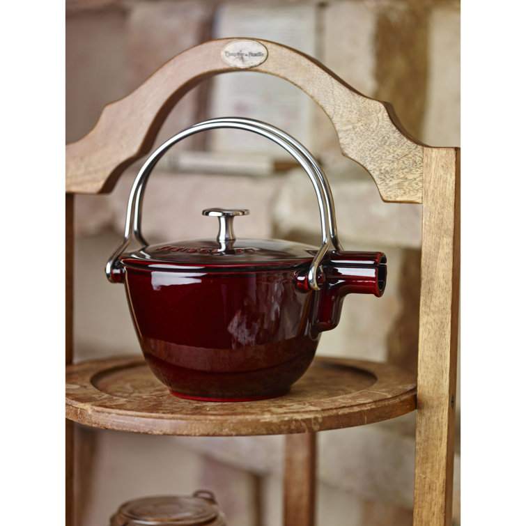 Grenadine Cast Iron 1-Quart Enamel Tea Kettle with Lid