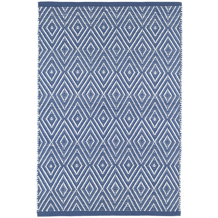 Diamond Denim and White 4' x 6' Handwoven Indoor/Outdoor Rug