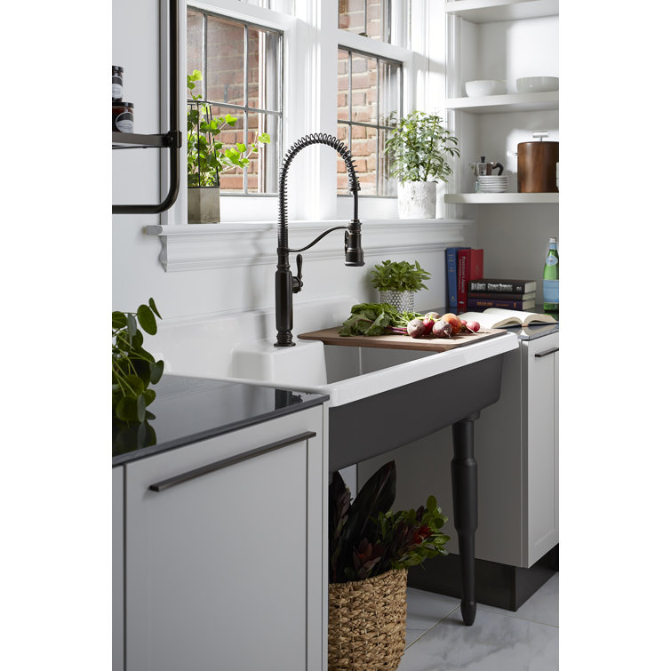 Matte Black Semi-Professional Kitchen Faucet with Pull-Down Spray