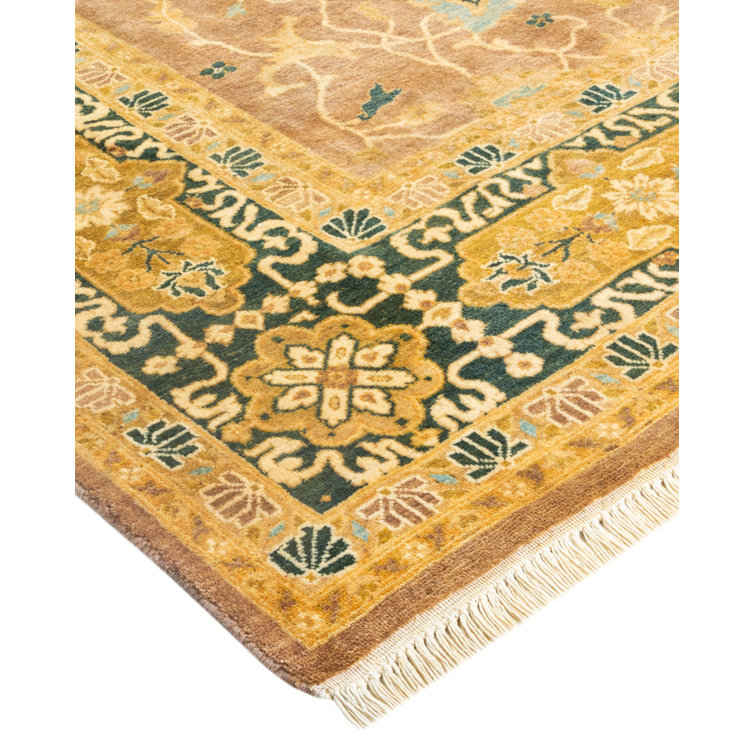 Hand-Knotted Traditional Wool 6' x 9' Area Rug in Brown