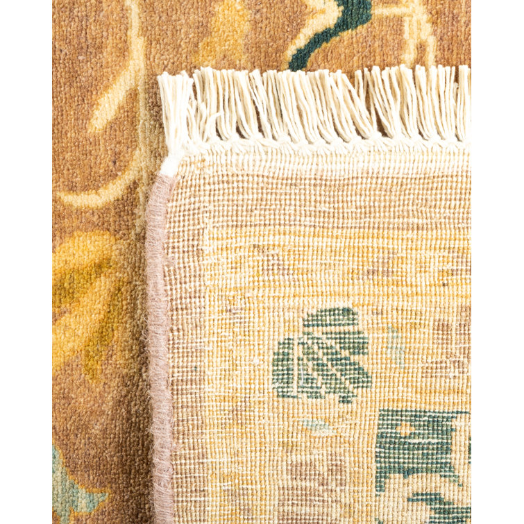 Hand-Knotted Traditional Wool 6' x 9' Area Rug in Brown