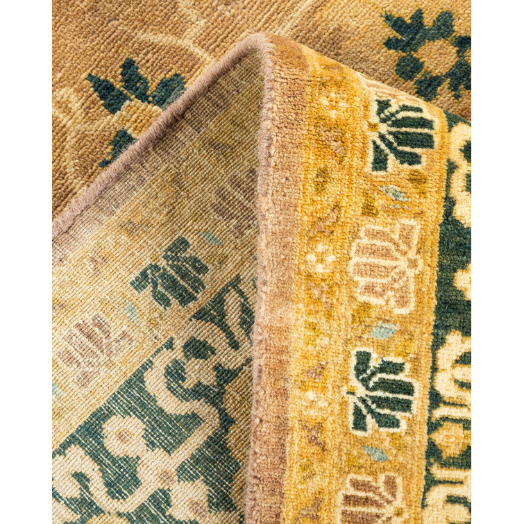 Hand-Knotted Traditional Wool 6' x 9' Area Rug in Brown