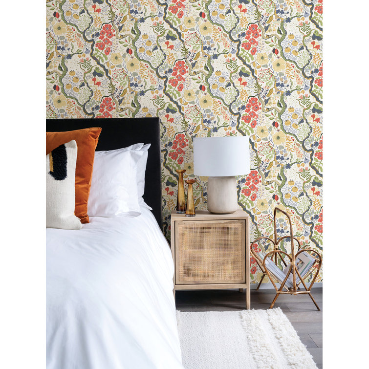 Ann Garden Floral Vines Non-Woven Wallpaper - White and Green