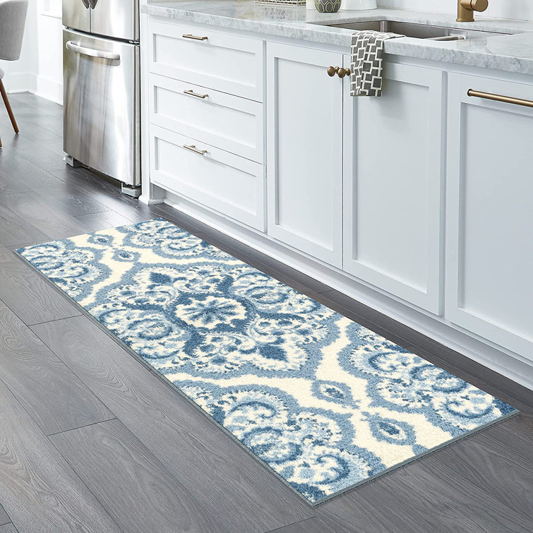 Blue and White Tufted Medallion Runner Rug, 2' x 6'