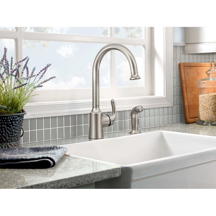 Stainless Steel Single Handle Kitchen Faucet with Pull-out Spray
