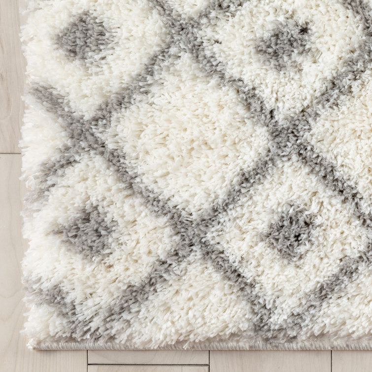 Celeste Ivory Shag Diamond Pattern Area Rug, 3'11" x 5'3"