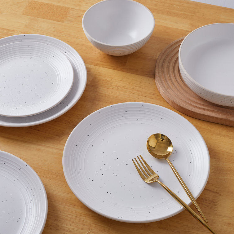 Off-White Ceramic 16-Piece Ribbed Dinnerware Set