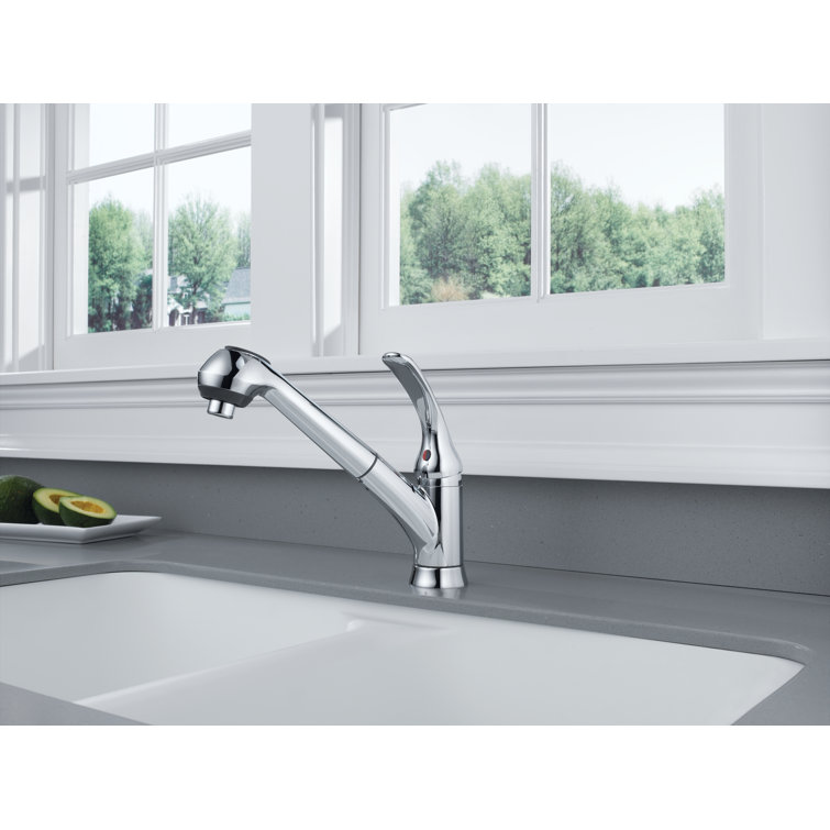Chrome Pull-Out Single Handle Kitchen Faucet with Zinc Body