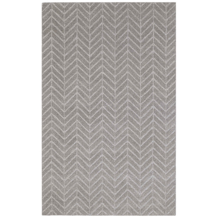 Subtle Herringbone Tufted Wool 5' x 8' Area Rug in Gray