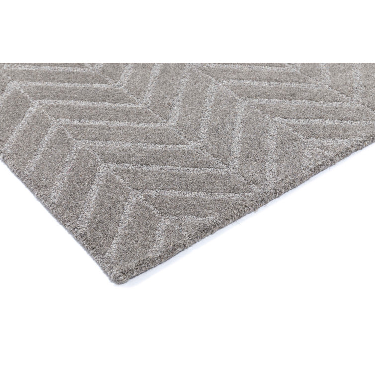 Subtle Herringbone Tufted Wool 5' x 8' Area Rug in Gray