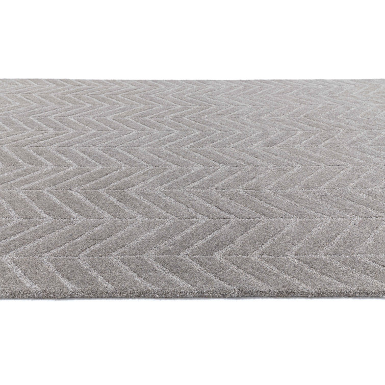 Subtle Herringbone Tufted Wool 5' x 8' Area Rug in Gray