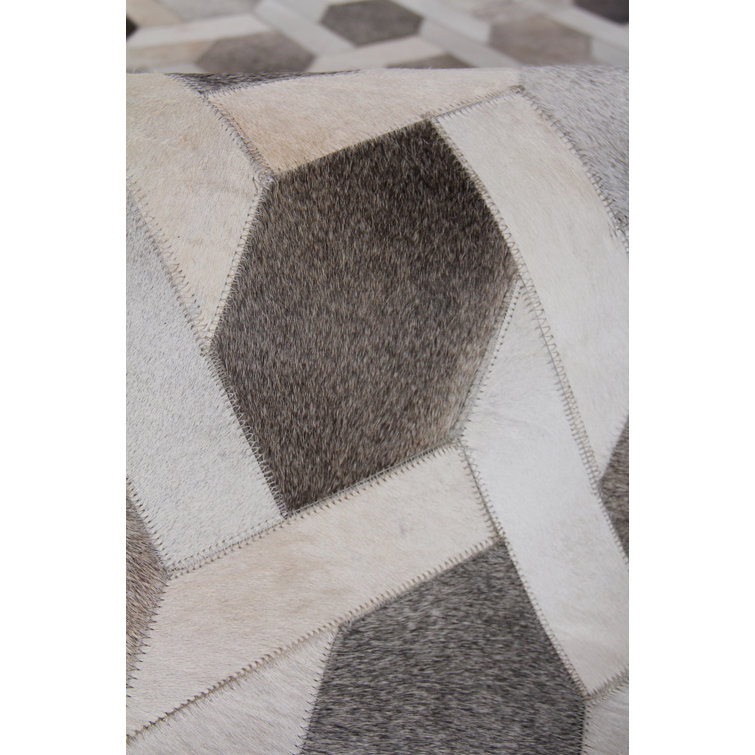 Handmade Geometric Gray Cowhide Rectangular Rug 5' x 8'