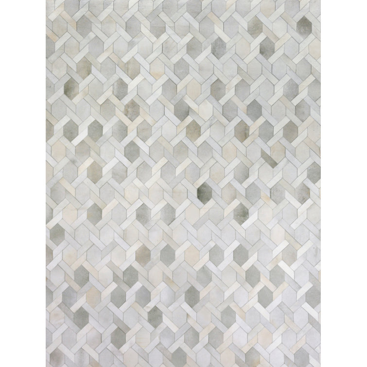 Ivory Elegance 5' x 8' Hand-Tufted Cowhide Rectangular Rug