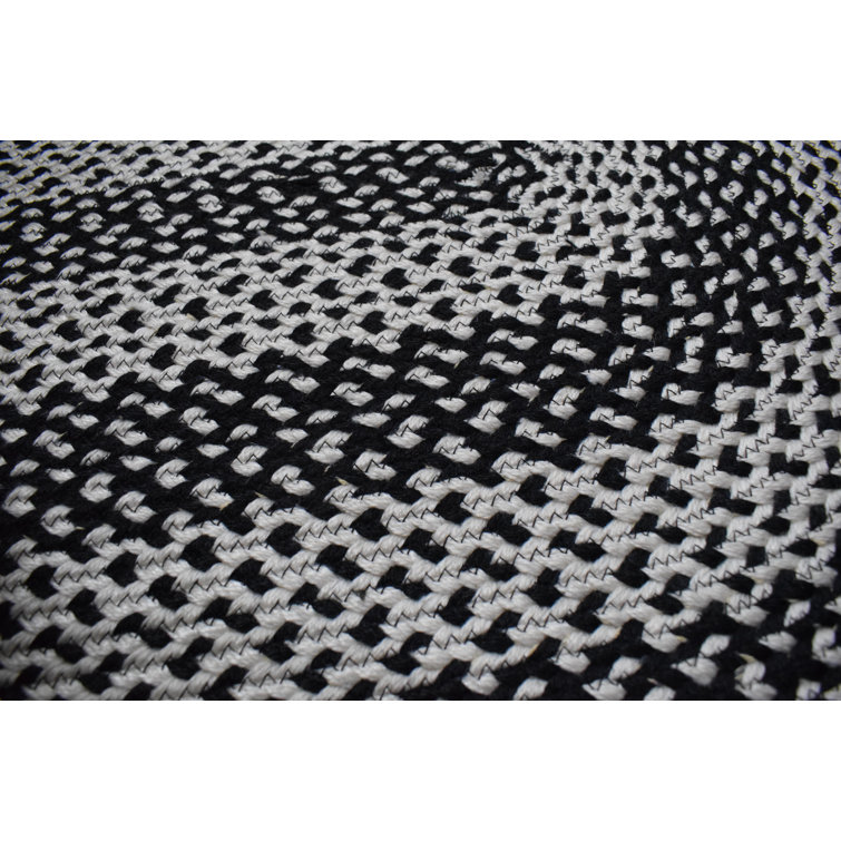 Black and White Round Geometric Braided Rug, 4' Synthetic