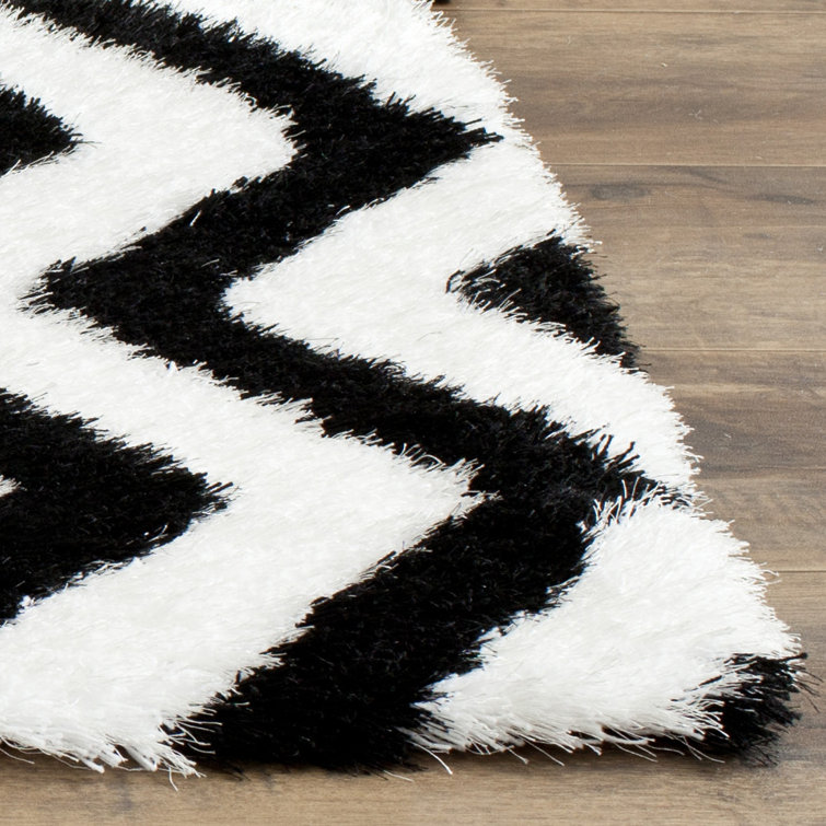 Ivory and Black Chevron Shag Hand-Tufted Wool Rug, 3' x 5'