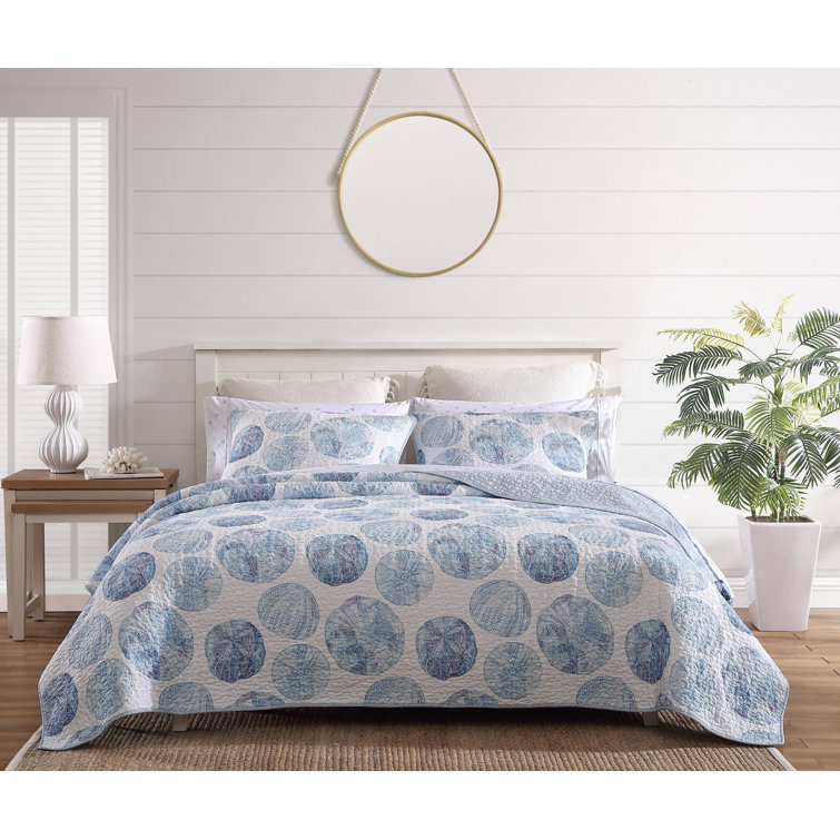 Seashell Whisper King-Size Blue Cotton Reversible Quilt Set