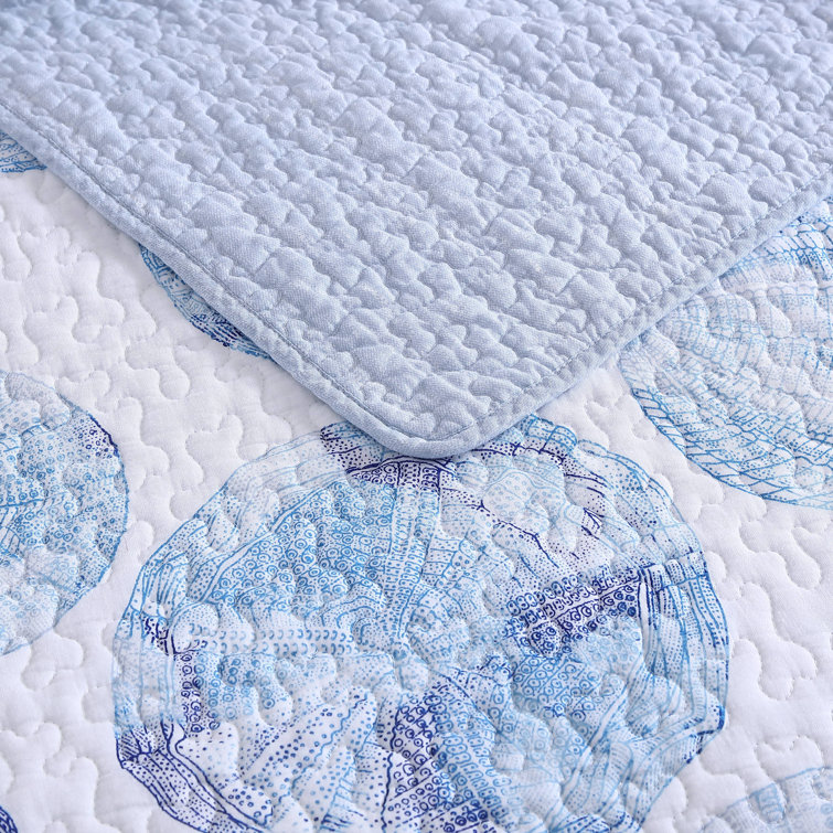 Seashell Whisper King-Size Blue Cotton Reversible Quilt Set