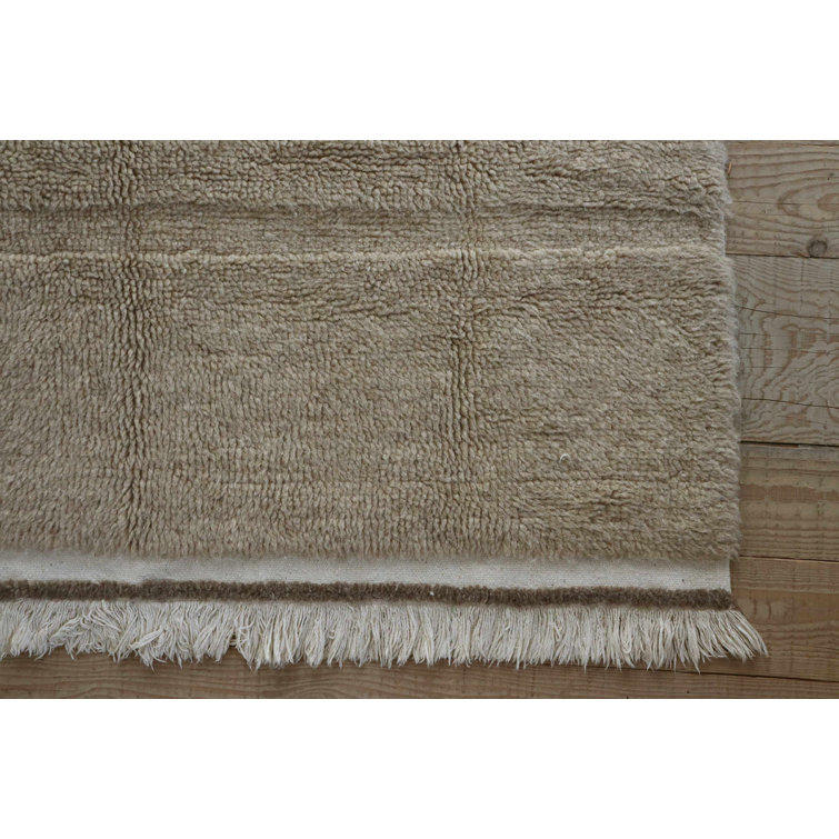 Scandinavian Sheep Beige Tufted Wool Runner Rug with Fringe