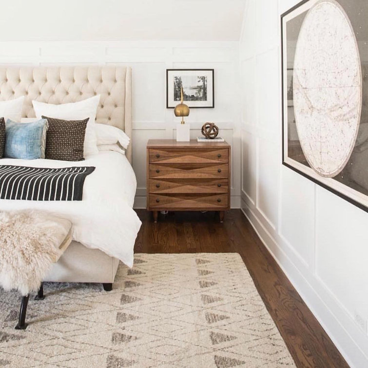 Ivory Geometric Hand-Knotted Wool and Synthetic 4' x 6' Rug