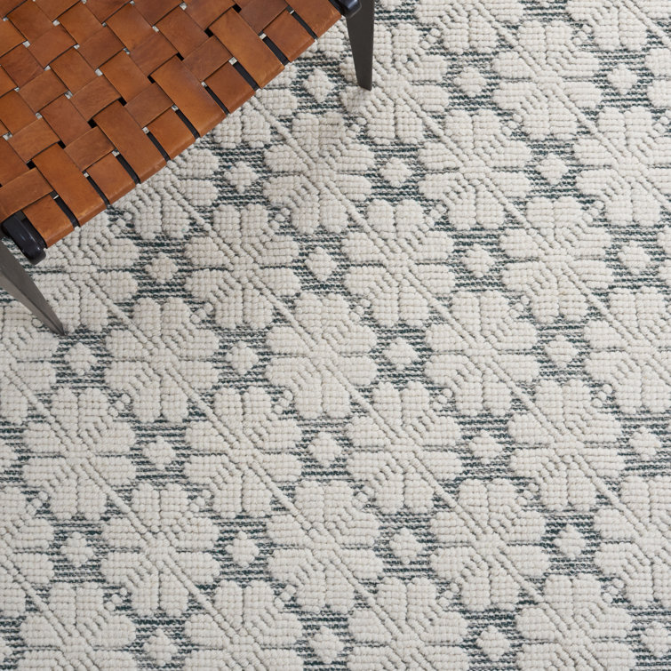 Handmade Ivory and Green Wool 9' x 12' Area Rug