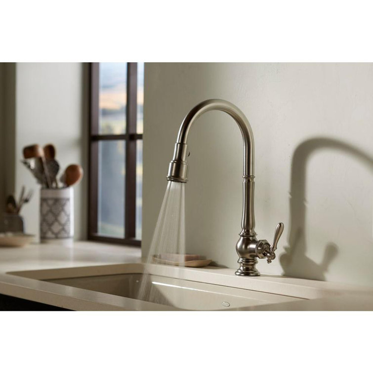 Vibrant French Gold Pull-Down Kitchen Faucet with Sprayhead