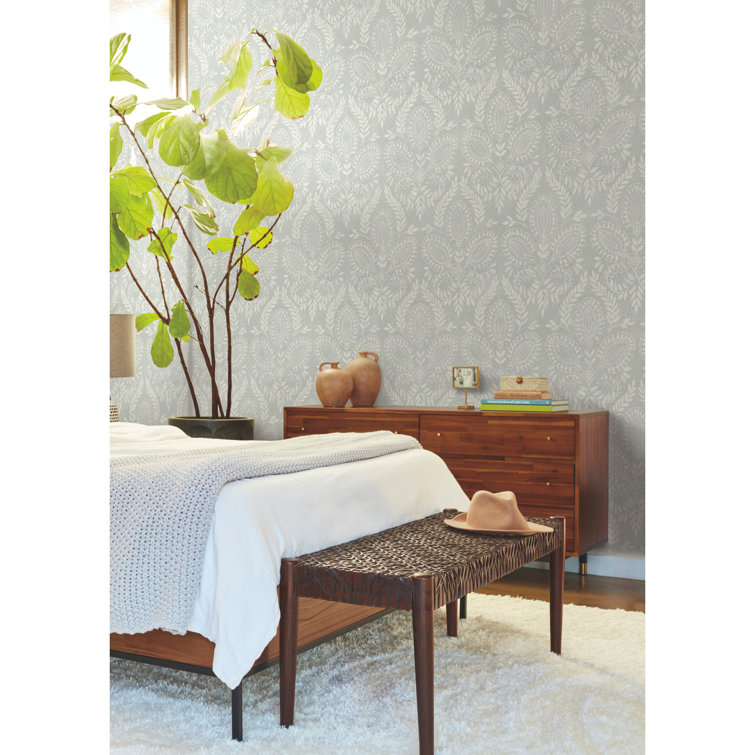 Gray and Off-White Damask Nonwoven Wallpaper
