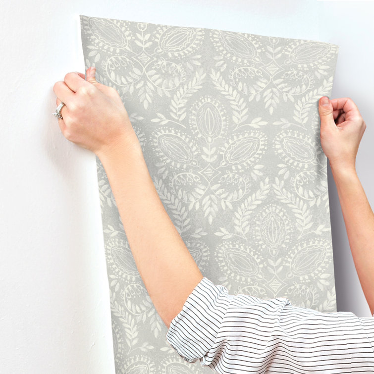 Gray and Off-White Damask Nonwoven Wallpaper