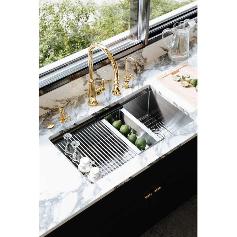 33" Brushed Stainless Steel Undermount Farmhouse Sink with Accessories