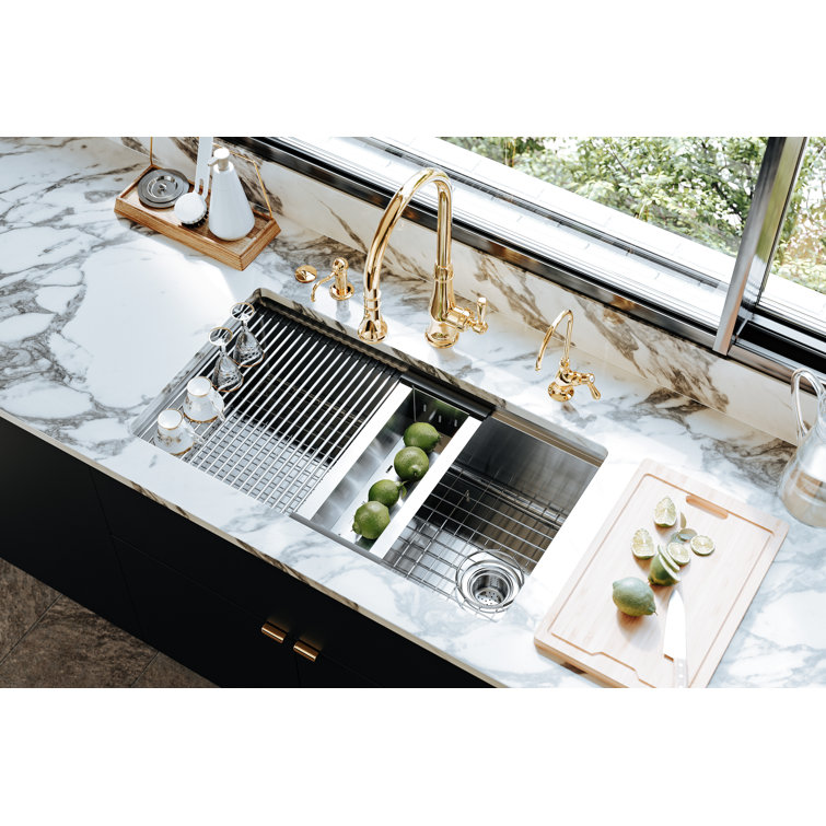 33" Brushed Stainless Steel Undermount Farmhouse Sink with Accessories