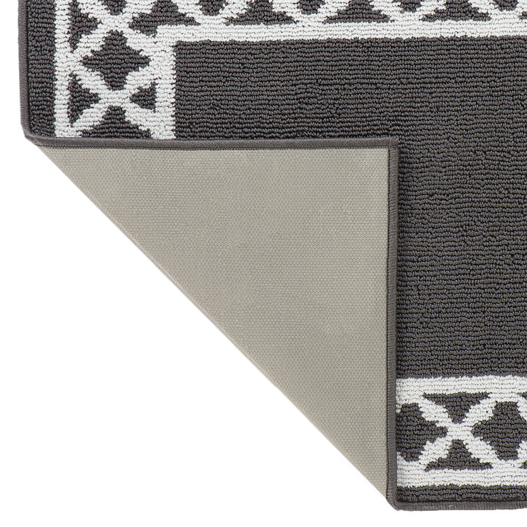 Baize Chain Trellis Black Synthetic 45"x26" Machine-Made Runner Rug
