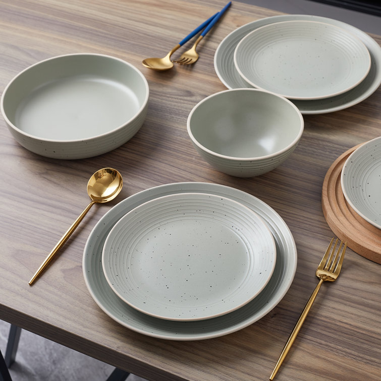 Green and White Ceramic 16-Piece Dinnerware Set